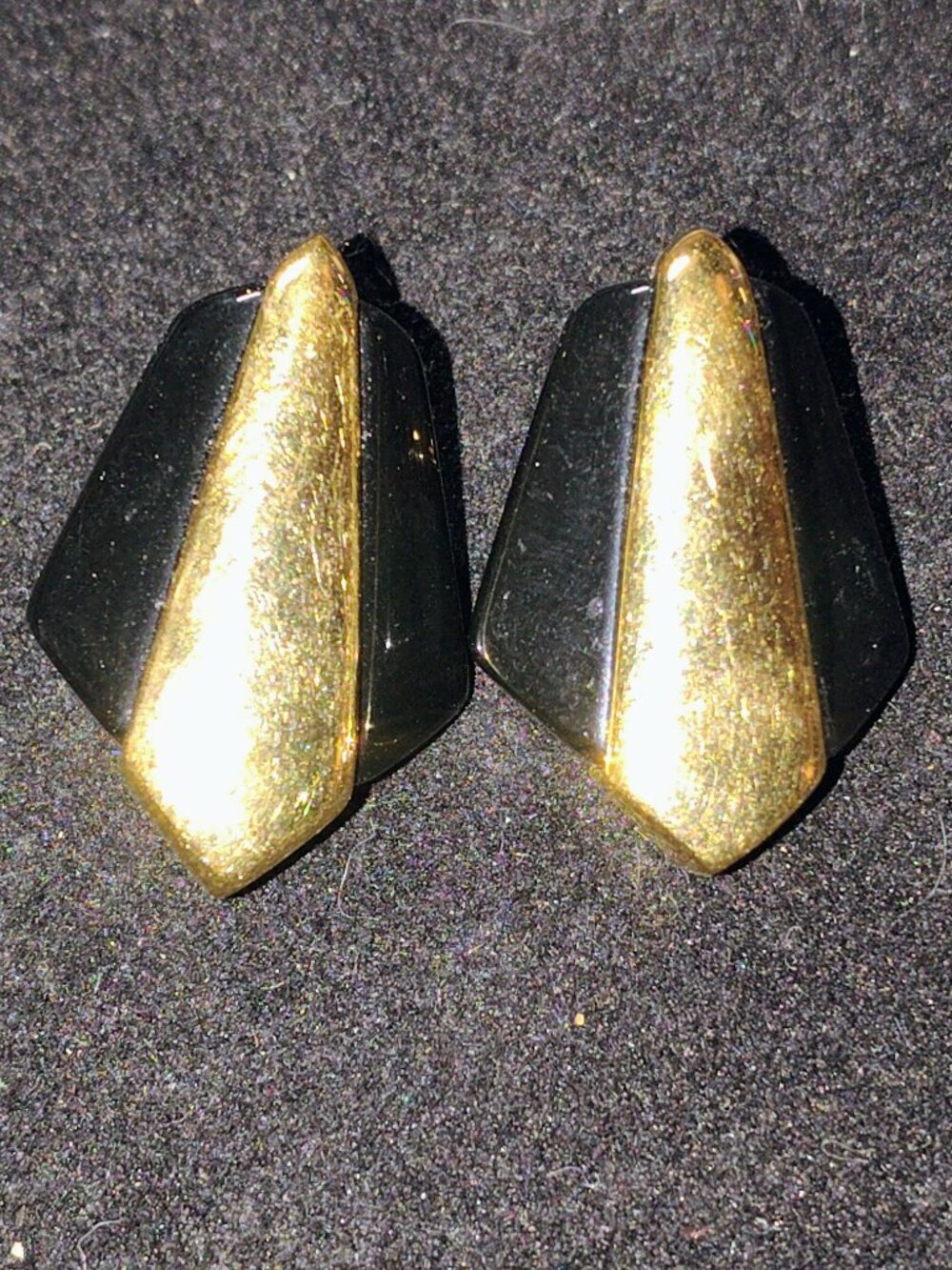 Vintage Avon Asymmetric Geometric Stud Earrings – Black Lucite & Textured Gold